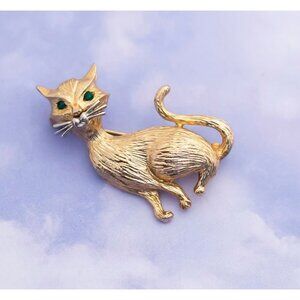 Vintage Mid-century Gold Tone Cat with Green Rhinestone Eye Brooch - S13